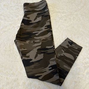 camo leggings